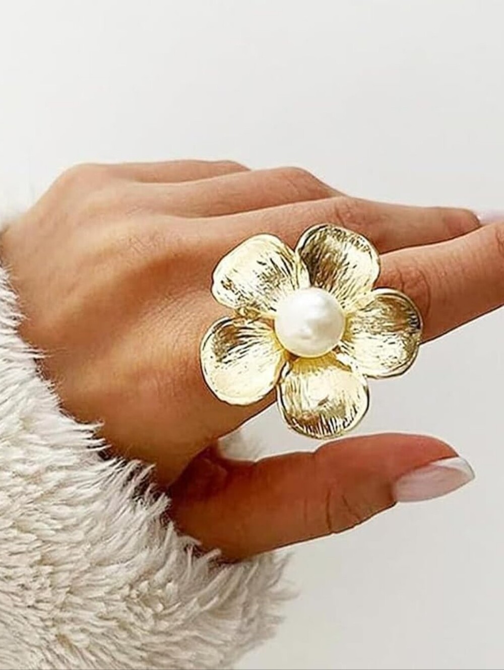 Chunky Gold Pearl Adjustable Vintage Flower Design Statement Ring